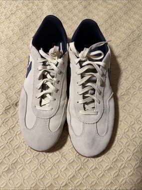 Converse Cream and Navy Low-Top Sneakers
